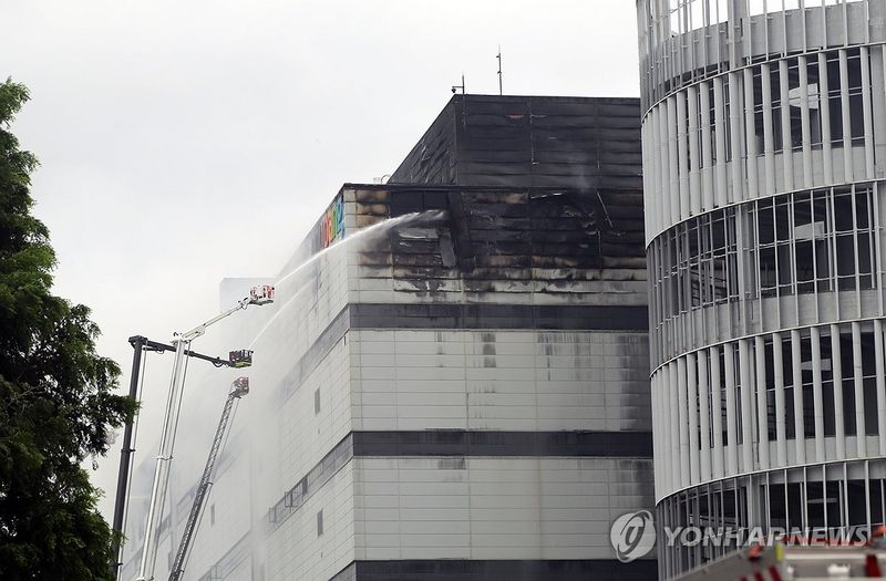 큰불 잡힌 인천 쿠팡물류센터…잔불 정리 본격화
