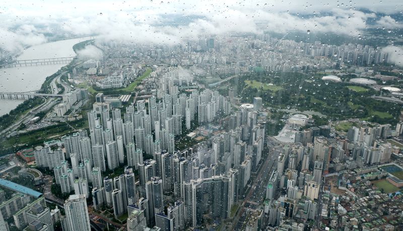 20일 서울 송파구 잠실 롯데월드타워 서울스카이에서 바라본 서울 아파트 전경. 2026.7.20 ⓒ 뉴스1 권현진 기자