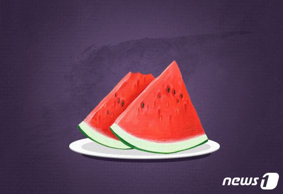상한 수박 내밀며 "차에서 같이 먹자"…여중생 쫓아다닌 외국인 구속