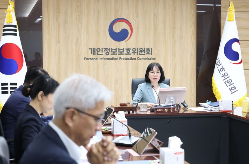 "내 목소리&middot;대화록 몰래 썼다"…정부, 애플 '시리' 무단 활용에 과징금