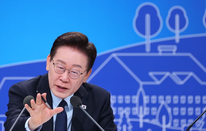 [서울=뉴시스] 김진아 기자 = 이재명 대통령이 23일 서울 여의도 KBS 별관에서 열린 부동산정책 국민 대토론회에서 발언을 하고 있다. (청와대통신사진기자단) 2026.07.23. bluesoda@newsis.com