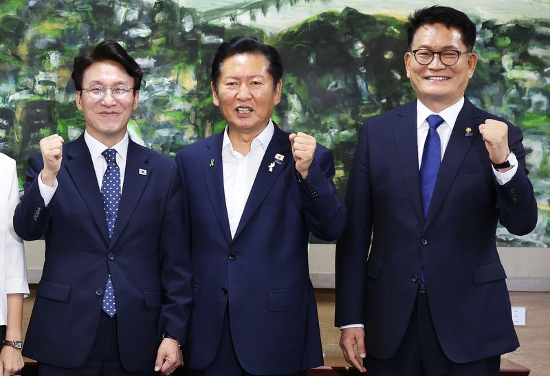 더불어민주당 당권에 도전하는 김민석(왼쪽부터)·정청래·송영길 후보. 2026.7.21 ⓒ 뉴스1 오대일 기자