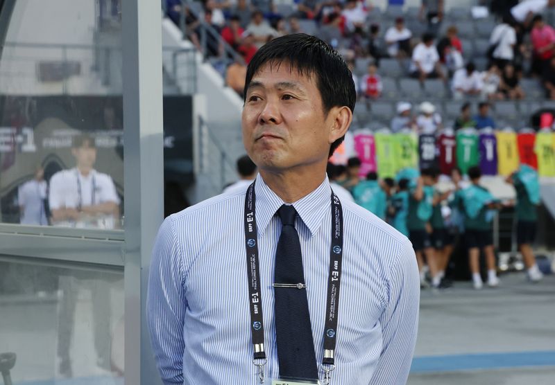 모리야스 하지메 일본 축구 국가대표팀 감독이 15일 오후 경기 용인시 처인구 용인미르스타디움에서 열린 2025 동아시아축구연맹(EAFF) E-1 챔피언십 남자부 대한민국과 일본의 경기에서 선수들을 바라보고 있다. 2025.7.15 ⓒ 뉴스1 김영운 기자