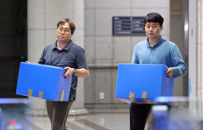 합수본, 선관위 서버 연이틀 압수수색…'투표율 조작' 증거 확보