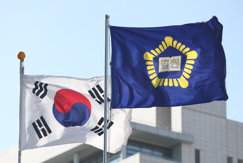 부산고등·지방법원 깃발 ⓒ 뉴스1 윤일지 기자