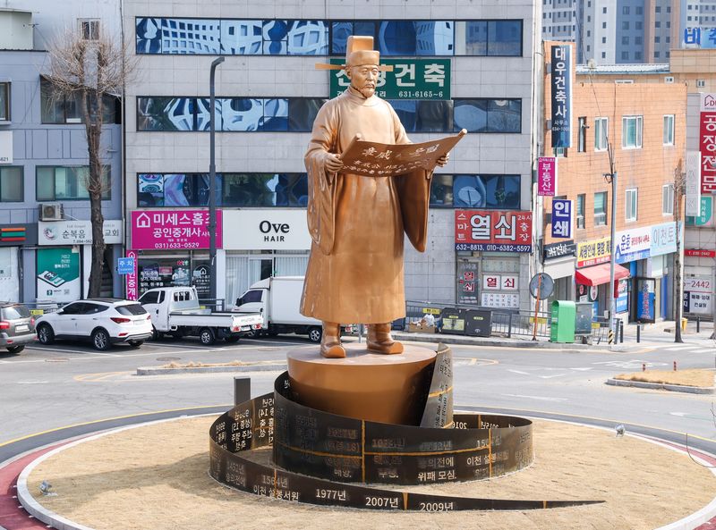[이천=뉴시스] 이천시 장위공 서희 동상 (사진=이천시 제공) 2026.07.24.photo@newsis.com