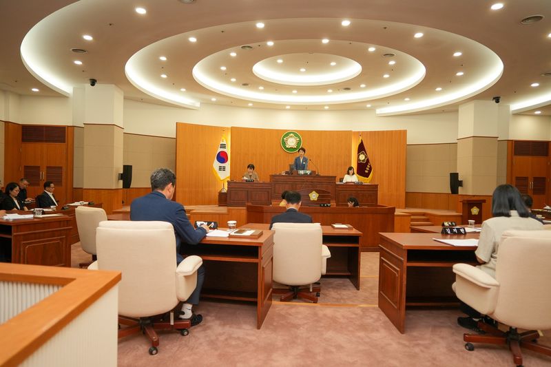 울산 북구의회가 24일 제232회 임시회 2차 본회의를 열고 북구의 조례안 등을 심의 의결하고 있다.(울산 북구의회 제공. 재판매 및 DB금지)/뉴스1