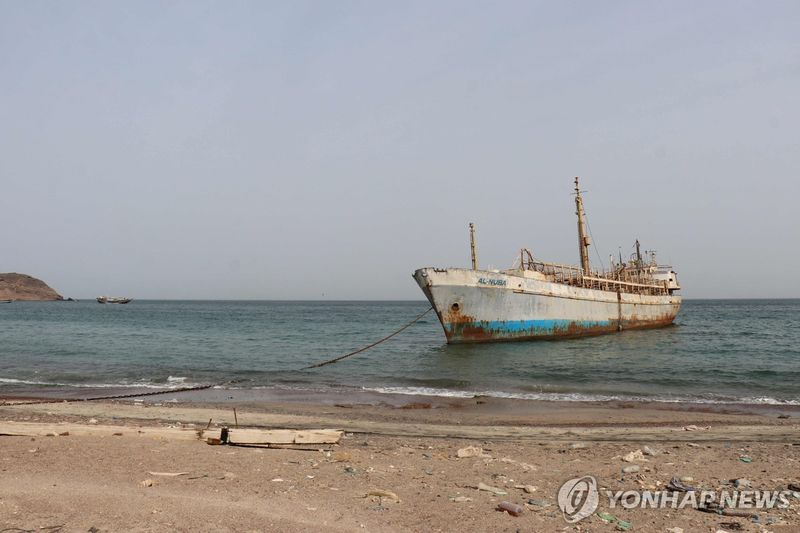 예멘 해안에서 바라본 바브알만데브 해협 (출처=연합뉴스)