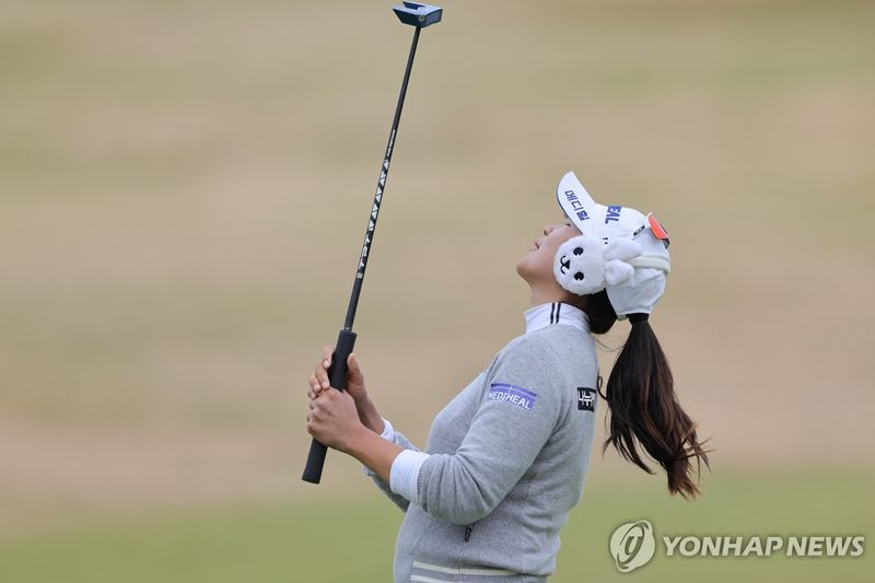 토끼 귀마개 끼고 출전한 김아림 (출처=연합뉴스)