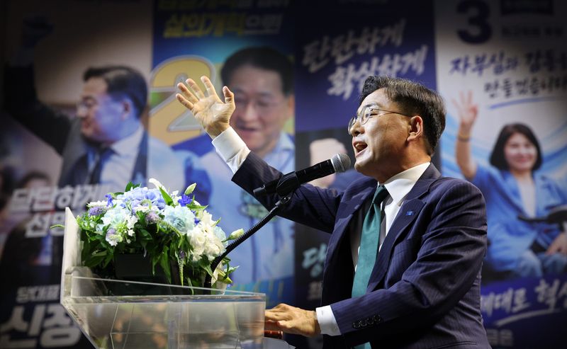 신장식 조국혁신당 신임 대표, '비전랩' 설치로 전략 논의…'민생 강소정당'·정책 역량 강화 천명'