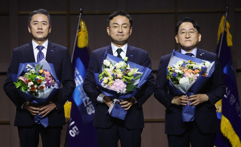 조국혁신당 당대표에 신장식…