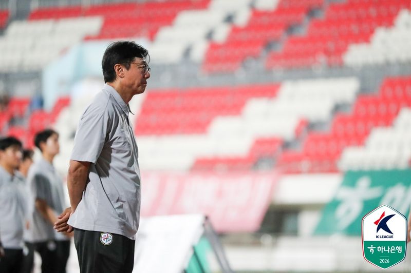[서울=뉴시스]K리그1 대전 황선홍 감독. (사진=한국프로축구연맹 제공)