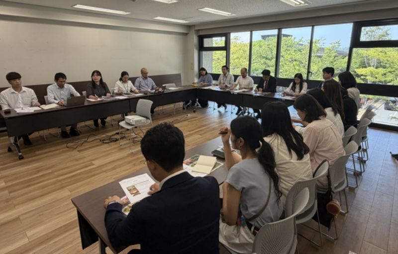경북도 방문단과 일본 나라현 관계자들이 양 지역의 문화예술·관광 분야 교류 방안에 대해 협의하고 있다.(경북도 제공, 재판매 및 DB 금지)