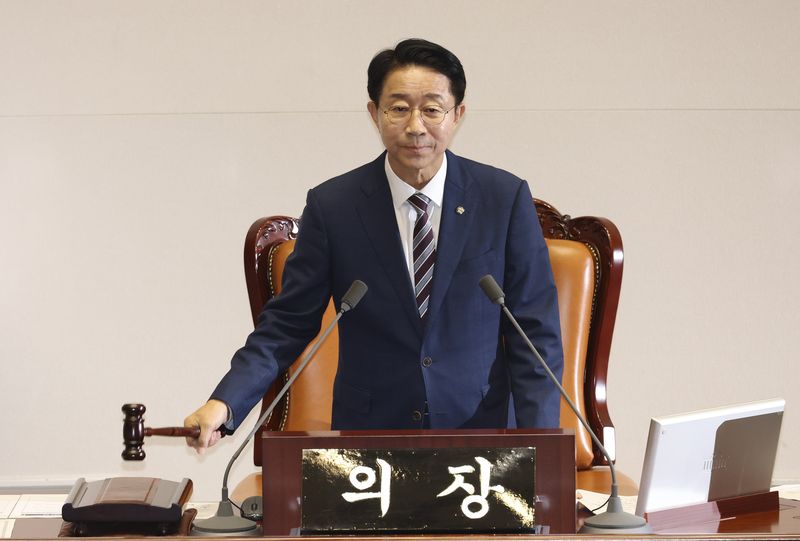 [서울=뉴시스] 김근수 기자 = 조정식 국회의장이 23일 오후 서울 여의도 국회 본회의장에서 열린 제437회국회(임시회) 제2차 본회의에 서 의사봉을 두드리고 있다. 2026.07.23. ks@newsis.com
