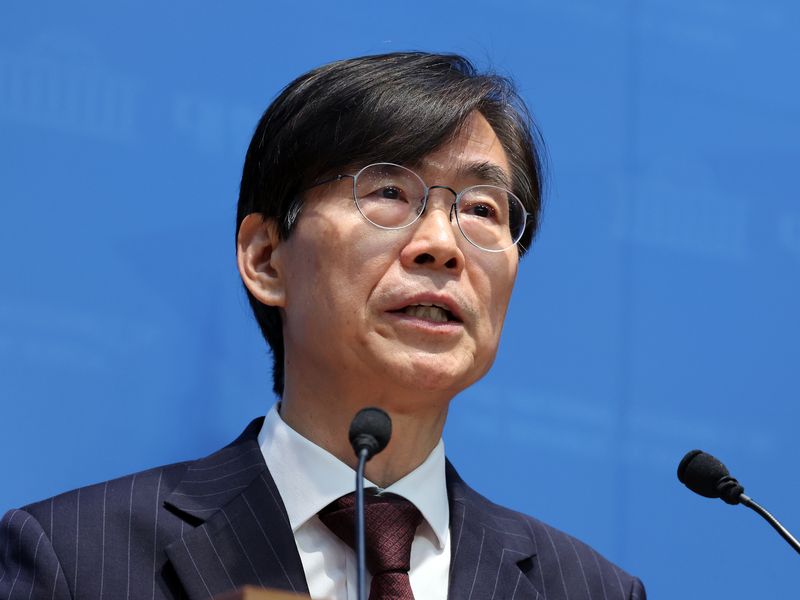 조경태 국민의힘 의원이 28일 오후 서울 여의도 국회 소통관에서 중앙윤리위원회의 징계 관련 기자회견을 하고 있다. 조 의원은 야당 몫 국회부의장으로 박덕흠 의원을 선출하는 본회의 과정에서 더불어민주당 등 다른 당 의원들에게 박 의원의 낙선을 요청하는 전화를 돌렸다는 이유로 윤리위에 제소됐다. 2026.7.28 ⓒ 뉴스1 황기선 기자