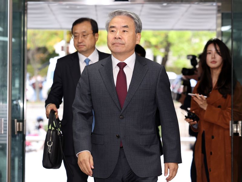[서울=뉴시스] 홍효식 기자 = 국군방첩사령부의 '순직해병 사건 개입' 의혹을 들여다보는 2차 종합특별검사팀이 이종섭 전 국방부 장관을 소환했다. 사진은 이 전 장관. 2026.07.28. yesphoto@newsis.com