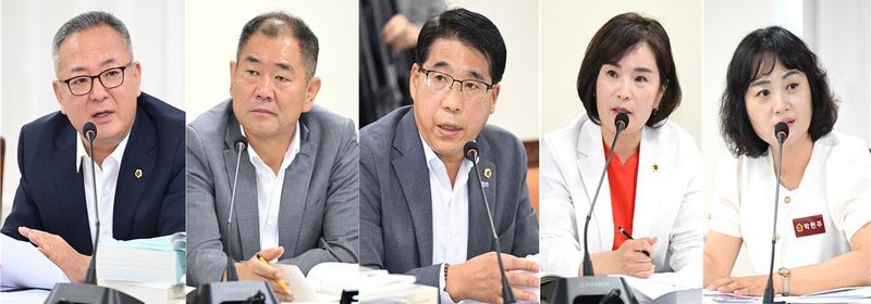 [창원=뉴시스]28일 경남도의회 교육청 소관 예결특위 정규헌(왼쪽부터), 권대근, 김진기, 박진현, 박현주 의원이 2026년도 도교육청 제1회 추가경정예산안 종합심사 중 질의하고 있다.(사진=경남도의회 제공) 2026.07.28. photo@newsis.com