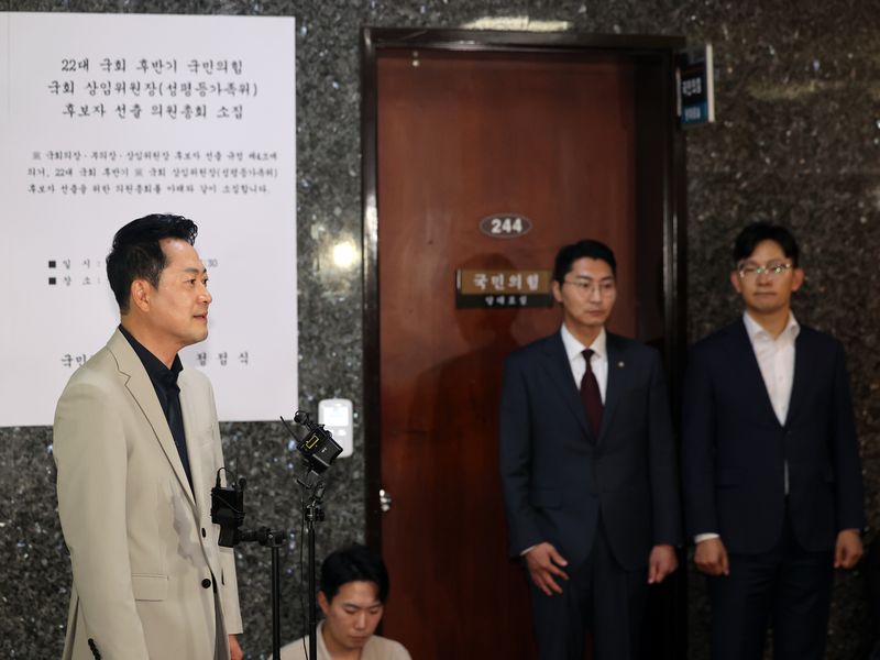 장동혁 국민의힘 대표가 28일 오후 서울 여의도 국회에서 조정식 국회의장의 현직 대통령 연임 개헌과 관련해 입장을 밝히고 있다. 2026.7.28 ⓒ 뉴스1 황기선 기자