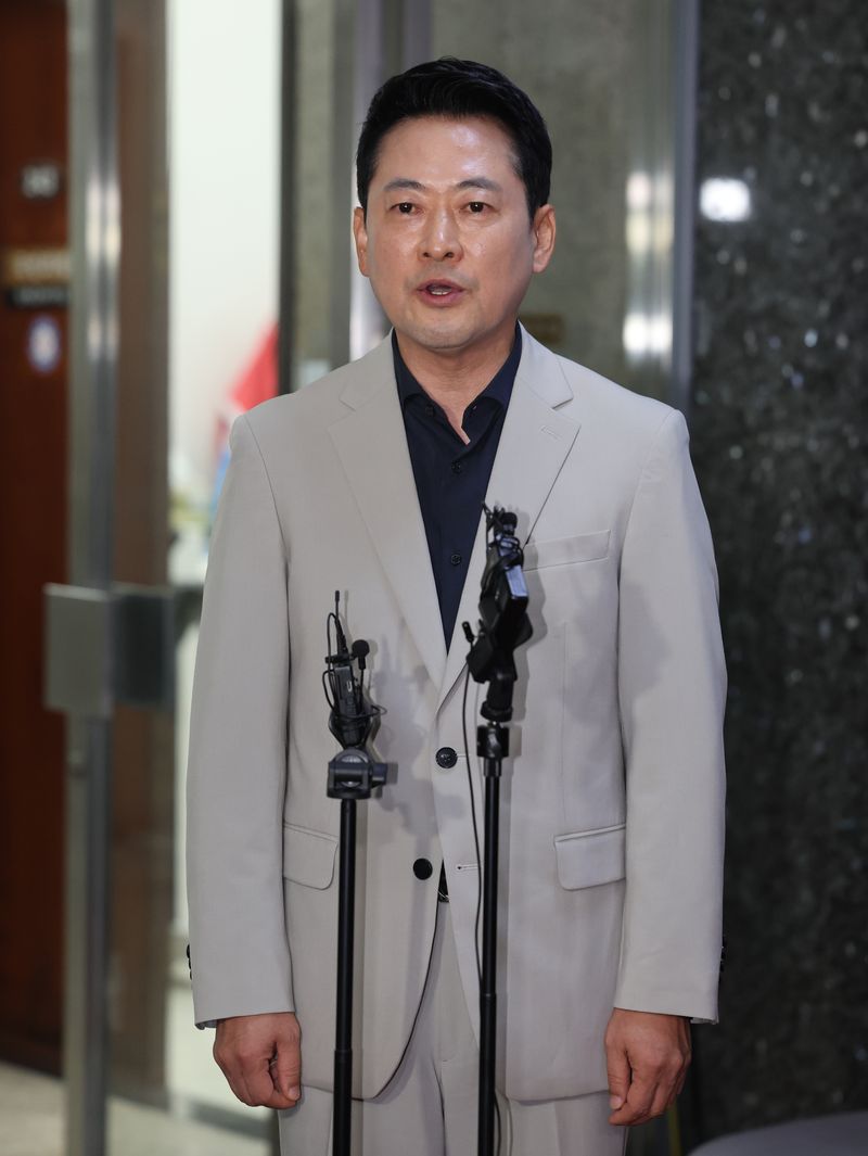 장동혁 국민의힘 대표가 28일 오후 서울 여의도 국회에서 조정식 국회의장의 현직 대통령 연임 개헌과 관련해 입장을 밝히고 있다. 2026.7.28 ⓒ 뉴스1 황기선 기자