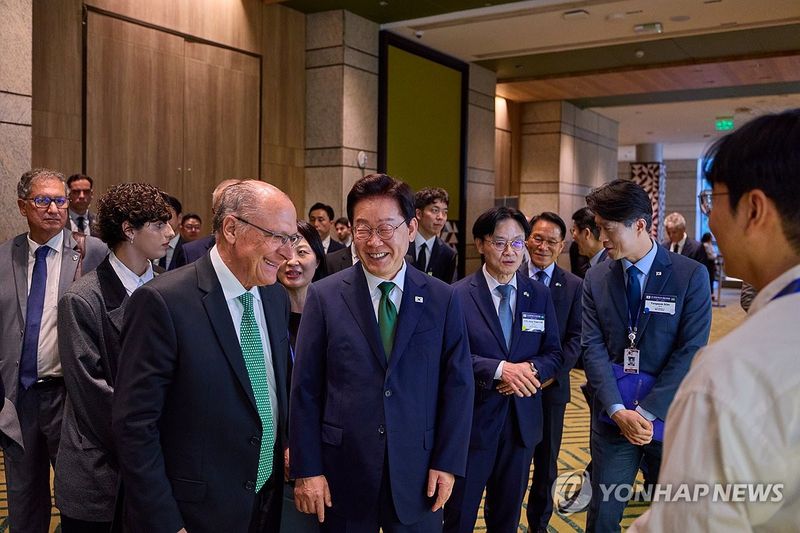 이재명 대통령과 제라우두 아우키민 브라질 부통령 (출처=연합뉴스)