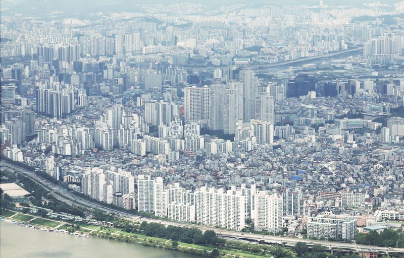 서울 송파구 롯데월드타워 서울스카이에서 바라본 서울 시내 아파트. 2026.7.27 ⓒ 뉴스1 이종수 기자