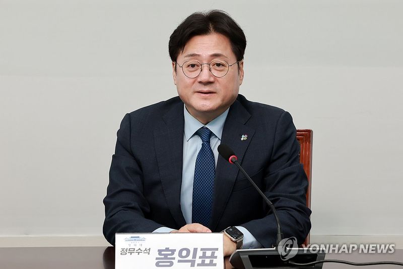 인사말하는 홍익표 청와대 정무수석 (출처=연합뉴스)