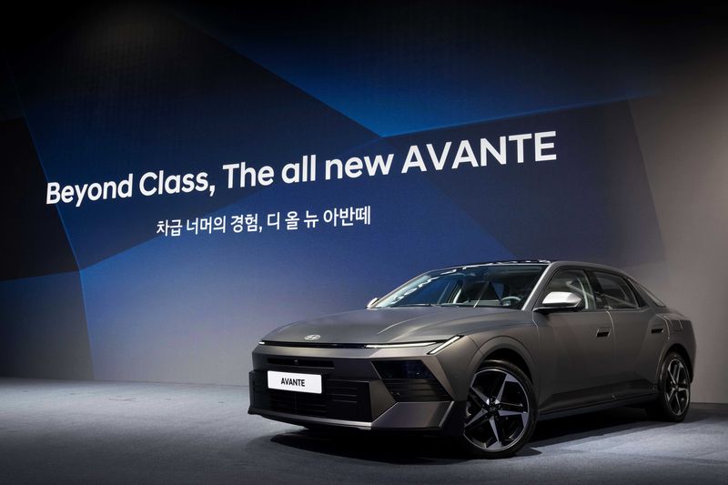 디 올 뉴 아반떼 테크 데이에 전시된 디 올 뉴 아반떼. 현대차 제공.