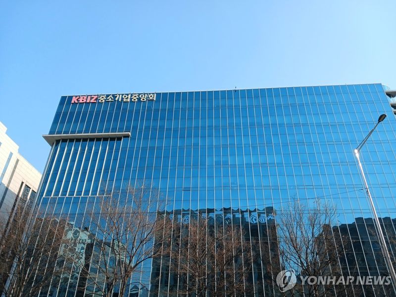 "가맹점 분쟁 원인 필수구입 제도, 로열티 구조로 전환해야"
