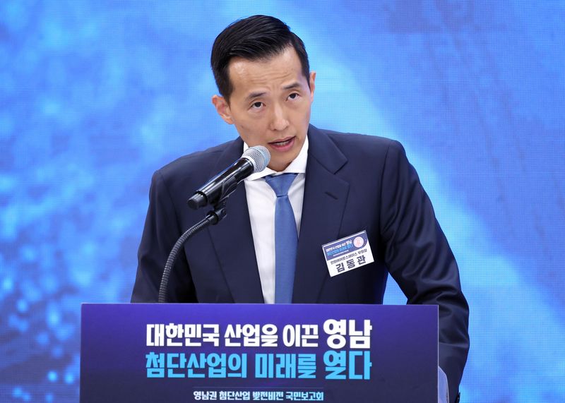 김동관 한화그룹 부회장이 3일 경남 진주시에서 열린 영남권 참단산업 발전비전 국민보고회에서 투자계획을 발표하고 있다. 2026.7.3 ⓒ 뉴스1 허경 기자