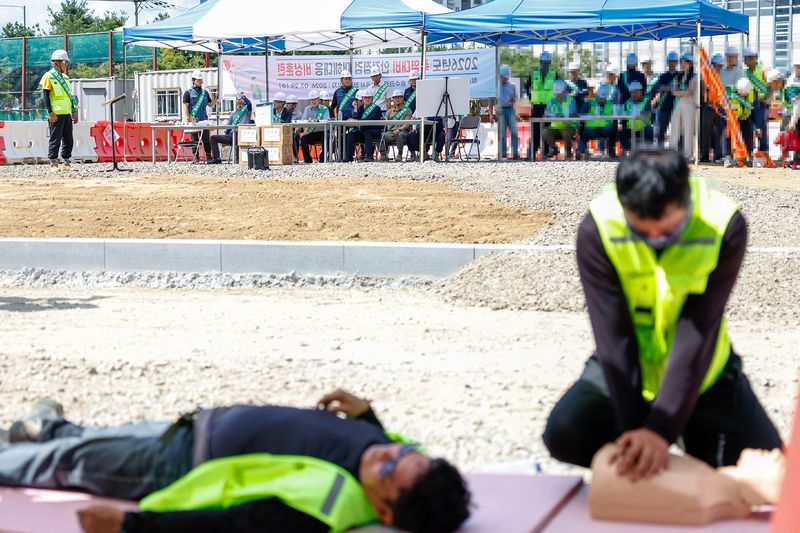 황상하 SH 사장, 폭염 대비 건설 현장 안전 점검 실시