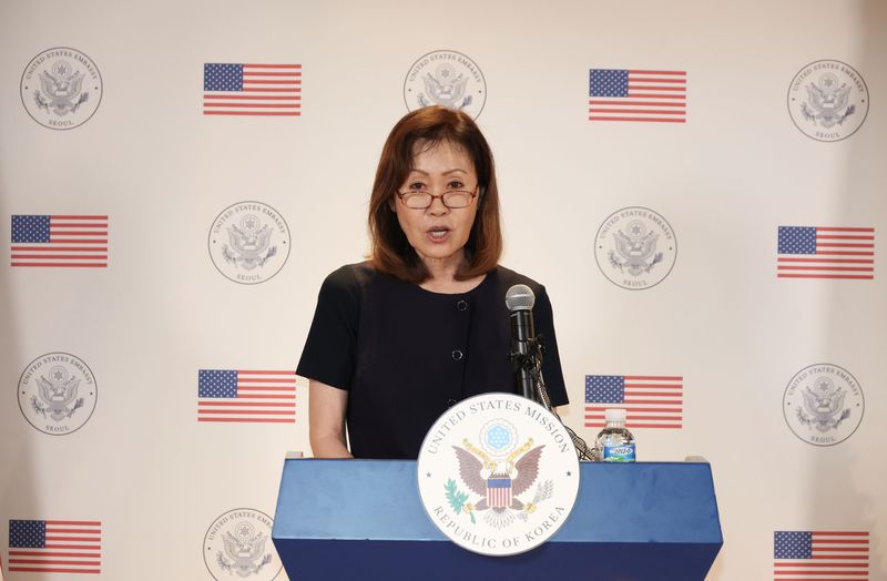 주한미국대사에 부임한 미셸 스틸 대사가 30일 인천국제공항을 통해 한국에 도착, 2터미널 행사장에서 성명 발표를 하고 있다. 연합뉴스