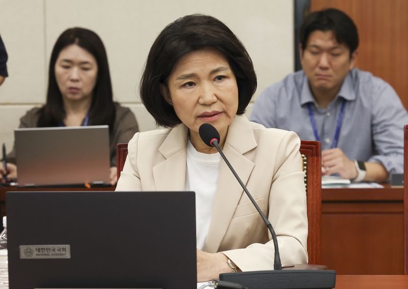 [서울=뉴시스] 김근수 기자 = 이진숙 국민의힘 의원이 30일 오전 서울 여의도 국회에서 열린 과학기술정보방송통신위원회 전체회의에서 발언하고 있다. 2026.07.30. ks@newsis.com