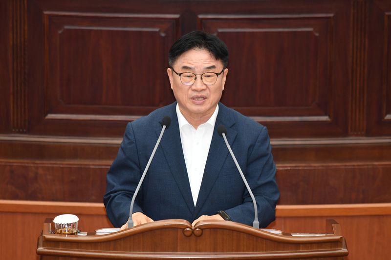 [창원=뉴시스]제435회 경남도의회 임시회 제1차 본회의에 출석한 권순기 경남교육감.(사진=경남도의회 제공) 2026.07.18. photo@newsis.com *재판매 및 DB 금지