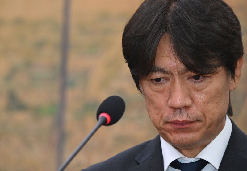 [서울=뉴시스] 국회사진기자단 = 홍명보 전 축구 국가대표팀 감독이 30일 서울 여의도 국회에서 열린 문화체육관광위원회의 대한축구협회 현안 관련 청문회에 출석해 질의를 듣고 있다. 2026.07.30. photo@newsis.com