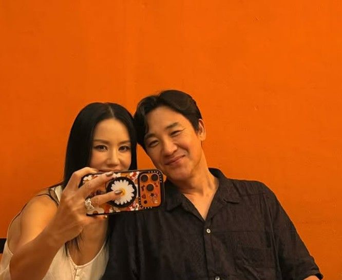 [서울=뉴시스] 엄정화와 엄태웅 (사진= 엄정화 SNS 캡처) 2026.07.30. photo@newsis.com *재판매 및 DB 금지