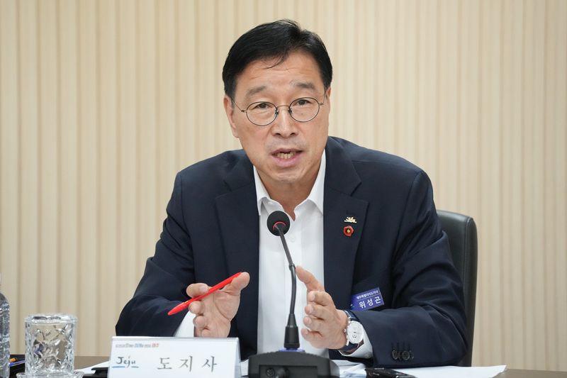 위성곤 제주특별자치도지사가 31일 제주도청 삼다홀에서 열린 ‘2027년 국비확보 전략회의’에서 국비사업 대응 방향을 설명하고 있다. 제주도는 내년도 국비 확보 목표액을 2조4576억원으로 정하고 중앙부처안에서 빠지거나 감액된 핵심사업의 정부예산 반영에 나선다. /사진=제주특별자치도 제공