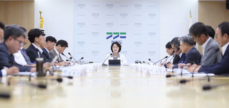 추미애 경기도지사가 31일 경기도 북부청사에서 실·국 업무보고를 주재하고 있다.(경기도 제공. 재판매 및 DB금지)
