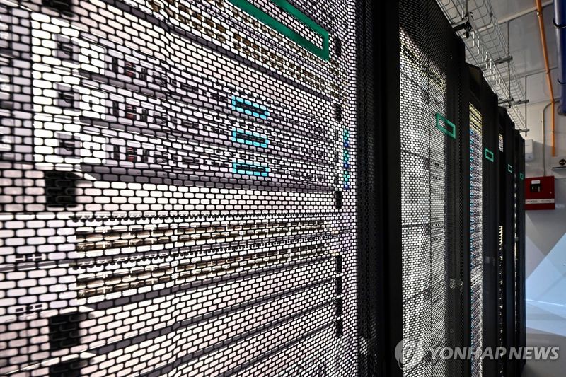 AI 데이터센터의 내부 설비 [자료사진] (출처=연합뉴스)