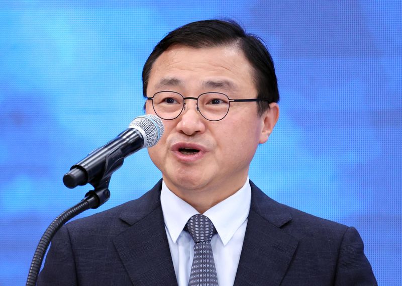 [진주=뉴시스] 조성봉 기자 = 노태문 삼성전자 대표가 3일 경남 진주에서 열린 영남권 첨단산업 발전비전 국민보고회에서 투자계획을 발표하고 있다. 2026.07.03. suncho21@newsis.com
