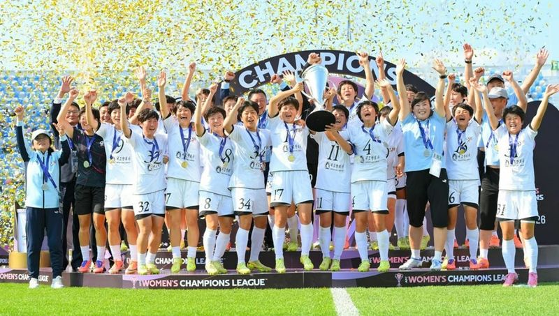 (평양 노동신문=뉴스1) = 북한의 내고향팀여자축구단.… [국내에서만 사용가능. 재배포 금지. DB 금지. For Use Only in the Republic of Korea. Redistribution Prohibited] rodongphoto@news1.kr