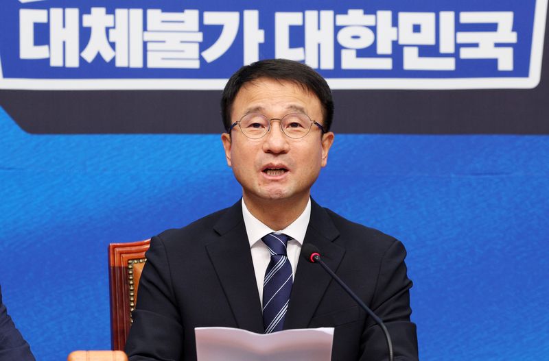 한병도 더불어민주당 대표 직무대행 겸 원내대표가 지난 31일 서울 여의도 국회에서 열린 최고위원회의에서 발언하고 있다. 뉴시스