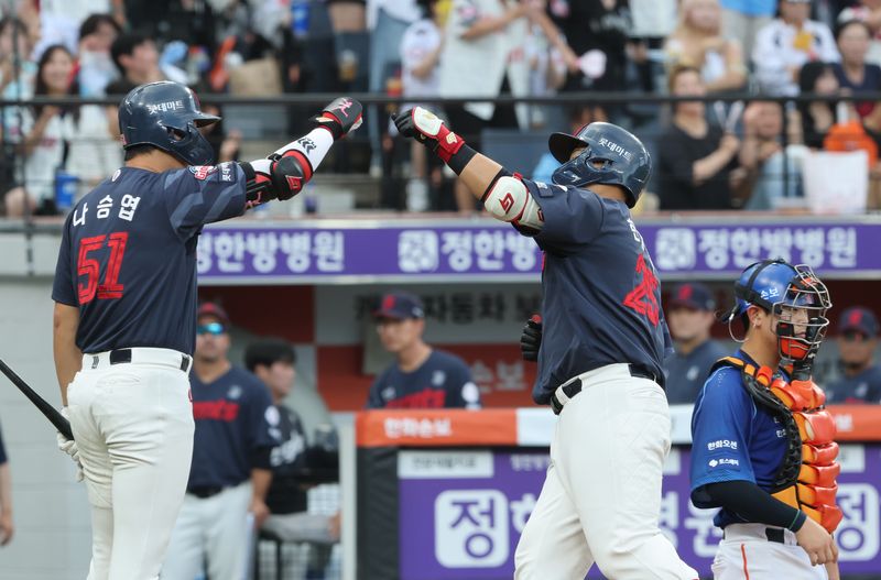 롯데 자이언츠 나승엽(왼쪽)과 한동희. 2026.7.29 ⓒ 뉴스1 김기태 기자
