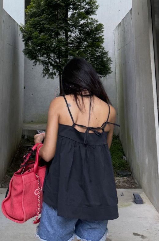 황신혜, 63세에도 과감 수영복 자태…글래머 몸매 눈길