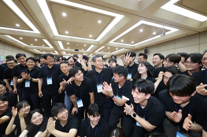김보현 대우건설 사장, 신입사원과 소통..."스마트건설 표준 만들자"