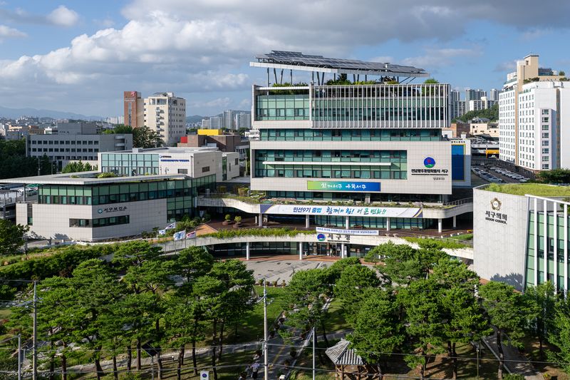 전남광주통합특별시 서구<사진>가 전남광주 기초지방단체 최초로 재가 생애말기 대상자를 대상으로 8월부터 방문간호 서비스를 제공한다. 서구 제공