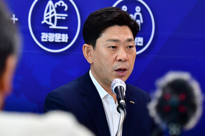 박용선 경북 포항시장이 3일 오전 민선 9기 취임 한 달 기자간담회에서 시정 운영 방향 등에 대해 발언하고 있다. 박 시장은 "선거 운동 기간 동안 시민들과 한 약속을 지키기 위해 민생현장을 찾고 있다"며 "더 꼼꼼하게 민생현안 등을 챙기겠다"고 말했다. 2026.8.3 ⓒ 뉴스1 최창호 기자