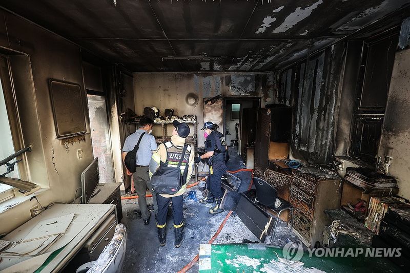 경산 아파트서 폭발 추정 사고…8명 부상 (출처=연합뉴스)