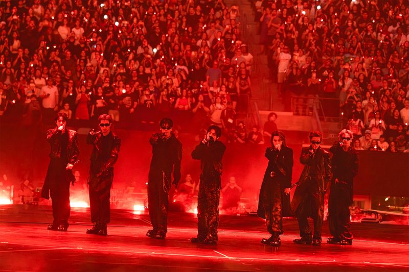 BTS, 뉴욕서 15만 아미와 소통했다…美 힙합 레전드 나스도 관람. 뉴스1