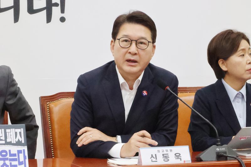 신동욱 국민의힘 최고위원이 30일 여의도 국회에서 열린 최고위원회의에서 발언 하고 있다. 사진=박범준 기자