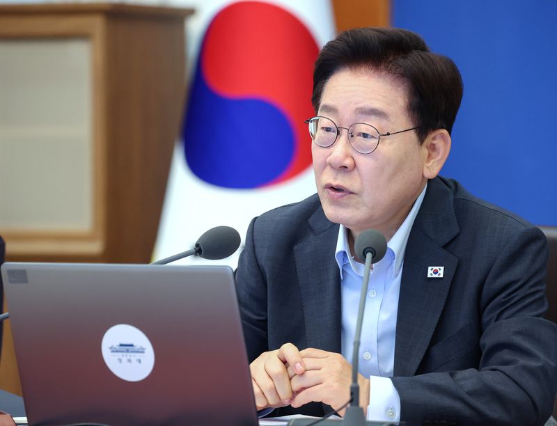 이재명 대통령이 4일 청와대에서 열린 국무회의에서 발언하고 있다. 청와대통신사진기자단